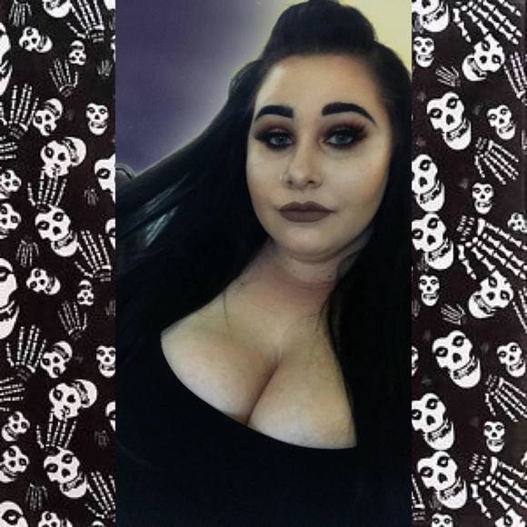 Meet your Posher, Bridget - Picture 1 of 1